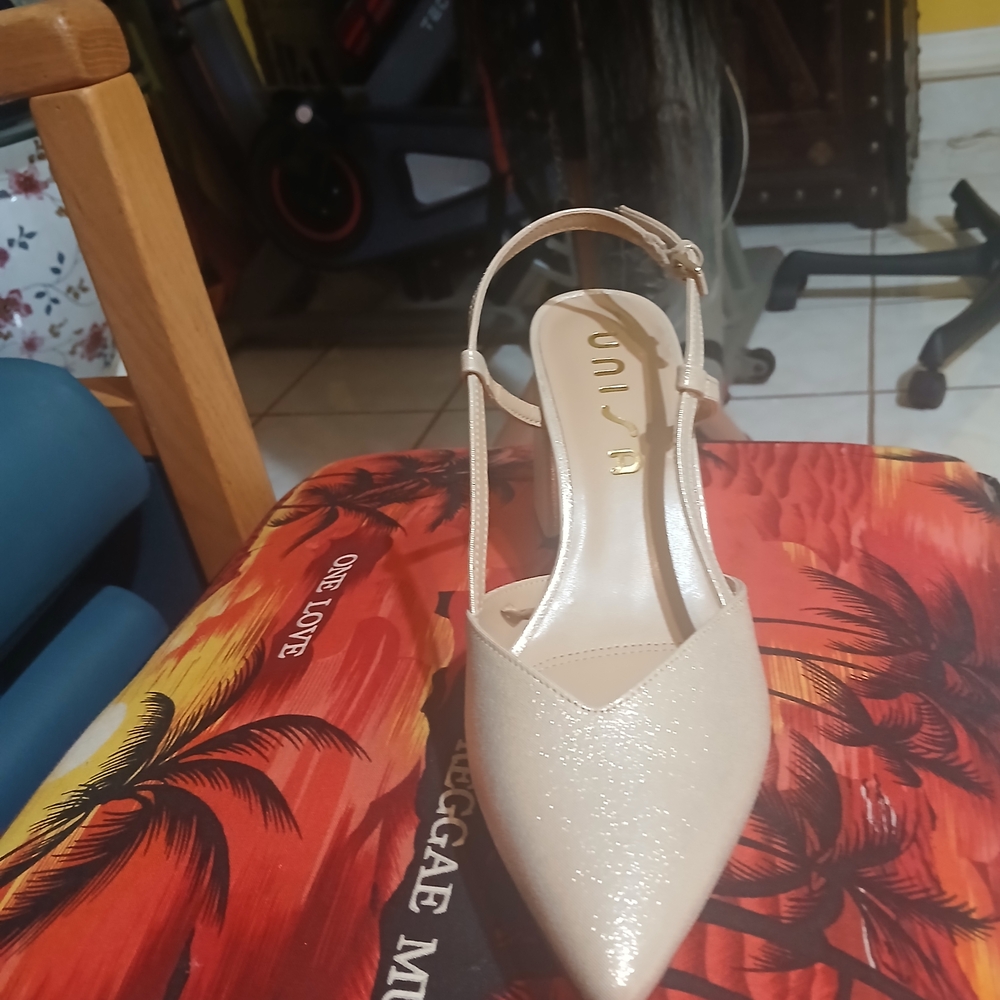 Elegant Women's Cream Slingback Heels